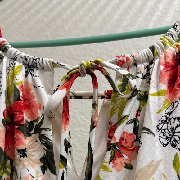 Dress - Picture 3 of 4